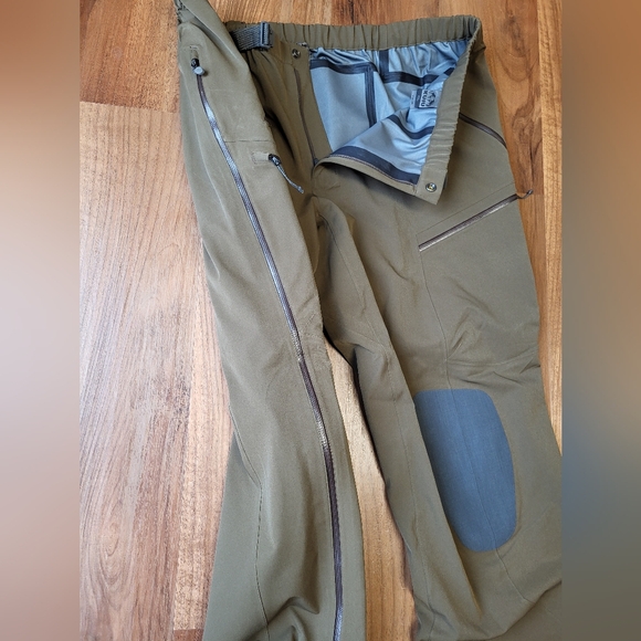 Kuiu Yukon Rain Gear Set - Picture 9 of 9